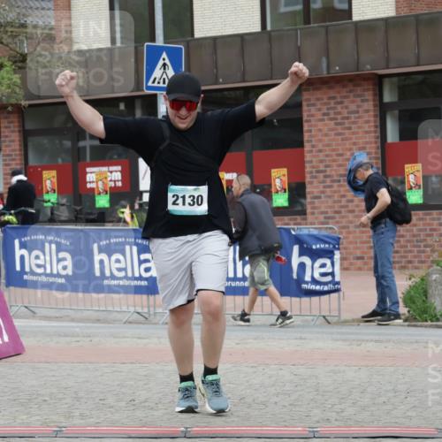 10.05.2026 - 8. Wedeler Halbmarathon Yannick Fuchs http://msf.ph/oto/9733516 10.05.2026 12:31:25 Ziel 2130 meine-sportfotos.de