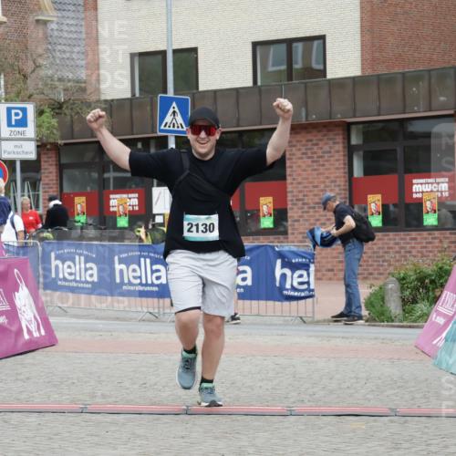 10.05.2026 - 8. Wedeler Halbmarathon Yannick Fuchs http://msf.ph/oto/9733520 10.05.2026 12:31:26 Ziel 2130 meine-sportfotos.de