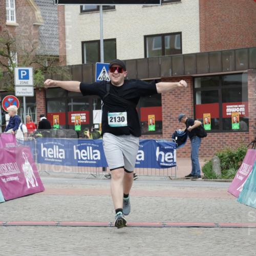 10.05.2026 - 8. Wedeler Halbmarathon Yannick Fuchs http://msf.ph/oto/9733523 10.05.2026 12:31:26 Ziel 2130 meine-sportfotos.de