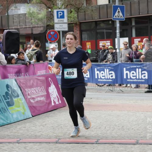 10.05.2026 - 8. Wedeler Halbmarathon Yannick Fuchs http://msf.ph/oto/9733528 10.05.2026 11:49:42 Ziel 355, 480 meine-sportfotos.de