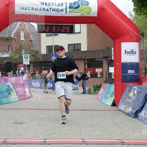 10.05.2026 - 8. Wedeler Halbmarathon Yannick Fuchs http://msf.ph/oto/9733529 10.05.2026 12:31:27 Ziel 2130 meine-sportfotos.de