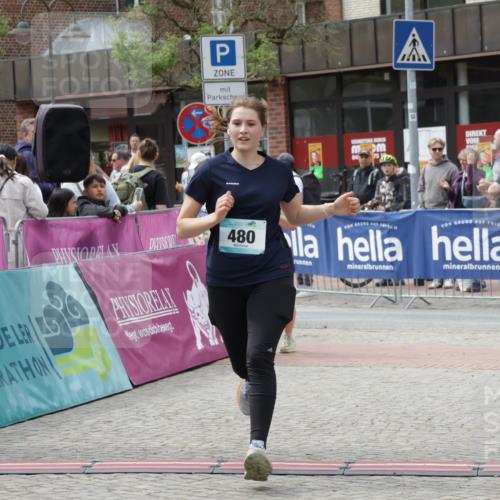 10.05.2026 - 8. Wedeler Halbmarathon Yannick Fuchs http://msf.ph/oto/9733530 10.05.2026 11:49:42 Ziel 355, 480 meine-sportfotos.de