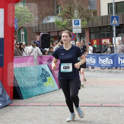 10.05.2026 - 8. Wedeler Halbmarathon Yannick Fuchs http://msf.ph/oto/9733535 10.05.2026 11:49:42 Ziel 355, 480 meine-sportfotos.de