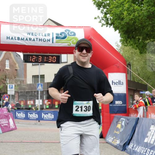 10.05.2026 - 8. Wedeler Halbmarathon Yannick Fuchs http://msf.ph/oto/9733538 10.05.2026 12:31:28 Ziel 2130 meine-sportfotos.de