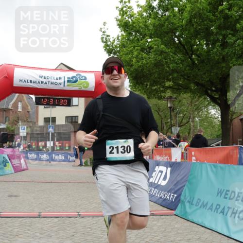 10.05.2026 - 8. Wedeler Halbmarathon Yannick Fuchs http://msf.ph/oto/9733542 10.05.2026 12:31:28 Ziel 2130 meine-sportfotos.de