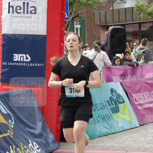 10.05.2026 - 8. Wedeler Halbmarathon Yannick Fuchs http://msf.ph/oto/9733544 10.05.2026 11:49:44 Ziel 355, 480 meine-sportfotos.de