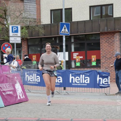 10.05.2026 - 8. Wedeler Halbmarathon Yannick Fuchs http://msf.ph/oto/9733550 10.05.2026 12:31:41 Ziel 2153 meine-sportfotos.de
