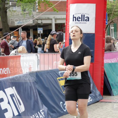 10.05.2026 - 8. Wedeler Halbmarathon Yannick Fuchs http://msf.ph/oto/9733552 10.05.2026 11:49:45 Ziel 355, 480 meine-sportfotos.de