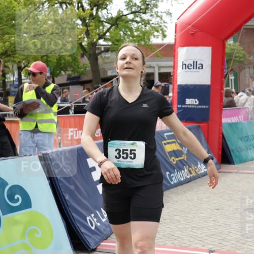 10.05.2026 - 8. Wedeler Halbmarathon Yannick Fuchs http://msf.ph/oto/9733557 10.05.2026 11:49:47 Ziel 355, 480, 736 meine-sportfotos.de