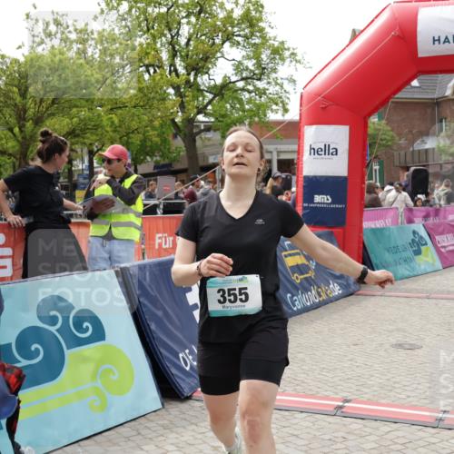 10.05.2026 - 8. Wedeler Halbmarathon Yannick Fuchs http://msf.ph/oto/9733559 10.05.2026 11:49:47 Ziel 355, 480, 736 meine-sportfotos.de
