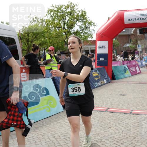 10.05.2026 - 8. Wedeler Halbmarathon Yannick Fuchs http://msf.ph/oto/9733565 10.05.2026 11:49:47 Ziel 355, 480, 736 meine-sportfotos.de