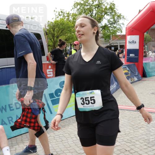 10.05.2026 - 8. Wedeler Halbmarathon Yannick Fuchs http://msf.ph/oto/9733573 10.05.2026 11:49:48 Ziel 355, 480, 736 meine-sportfotos.de