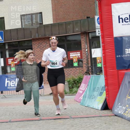 10.05.2026 - 8. Wedeler Halbmarathon Yannick Fuchs http://msf.ph/oto/9733576 10.05.2026 12:31:47 Ziel 964, 2153 meine-sportfotos.de