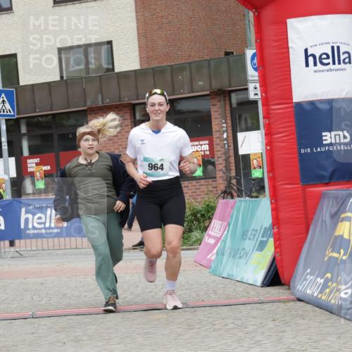 10.05.2026 - 8. Wedeler Halbmarathon Yannick Fuchs http://msf.ph/oto/9733581 10.05.2026 12:31:47 Ziel 964, 2153 meine-sportfotos.de