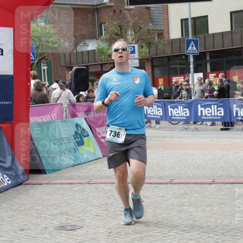 10.05.2026 - 8. Wedeler Halbmarathon Yannick Fuchs http://msf.ph/oto/9733584 10.05.2026 11:49:51 Ziel 736 meine-sportfotos.de