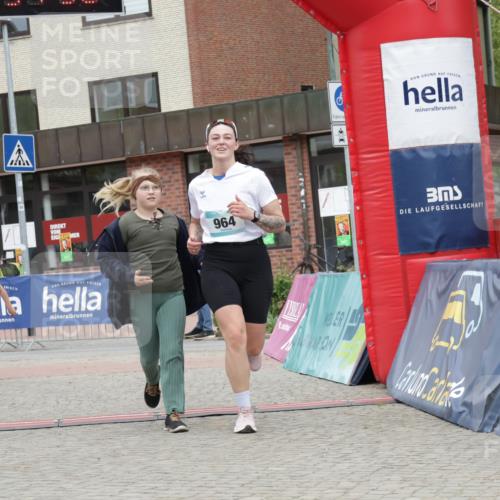 10.05.2026 - 8. Wedeler Halbmarathon Yannick Fuchs http://msf.ph/oto/9733585 10.05.2026 12:31:48 Ziel 964, 2153 meine-sportfotos.de