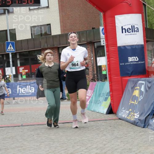 10.05.2026 - 8. Wedeler Halbmarathon Yannick Fuchs http://msf.ph/oto/9733588 10.05.2026 12:31:48 Ziel 964, 2153 meine-sportfotos.de