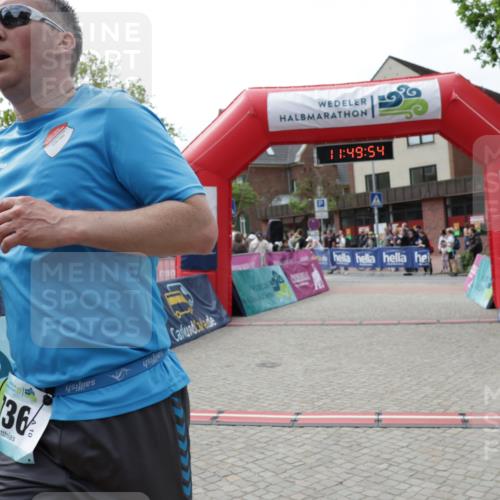 10.05.2026 - 8. Wedeler Halbmarathon Yannick Fuchs http://msf.ph/oto/9733604 10.05.2026 11:49:53 Ziel 736 meine-sportfotos.de