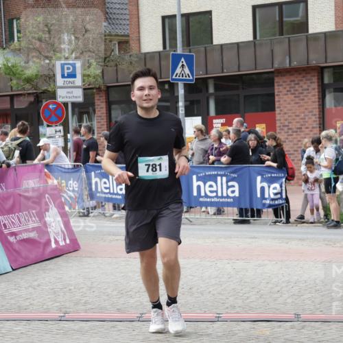 10.05.2026 - 8. Wedeler Halbmarathon Yannick Fuchs http://msf.ph/oto/9733614 10.05.2026 11:49:58 Ziel 781 meine-sportfotos.de