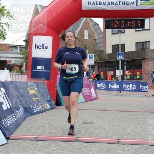 10.05.2026 - 8. Wedeler Halbmarathon Yannick Fuchs http://msf.ph/oto/9733620 10.05.2026 12:31:55 Ziel 465 meine-sportfotos.de