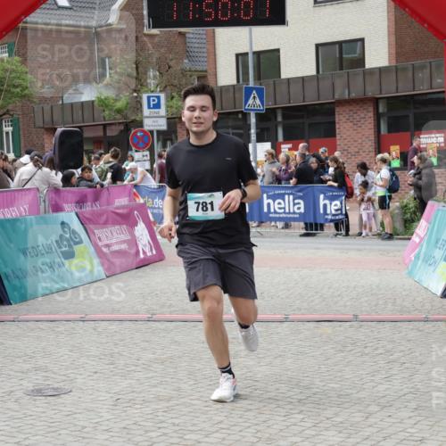 10.05.2026 - 8. Wedeler Halbmarathon Yannick Fuchs http://msf.ph/oto/9733621 10.05.2026 11:49:59 Ziel 273, 781 meine-sportfotos.de