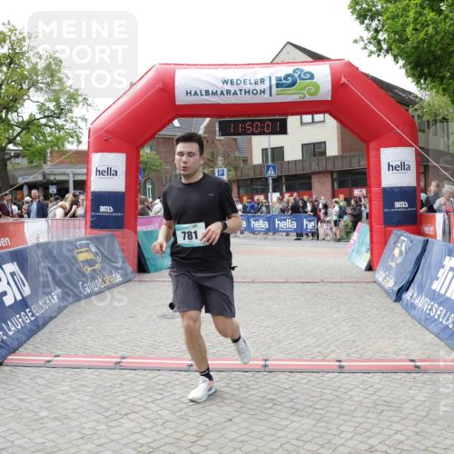 10.05.2026 - 8. Wedeler Halbmarathon Yannick Fuchs http://msf.ph/oto/9733630 10.05.2026 11:50:00 Ziel 182, 273, 781 meine-sportfotos.de