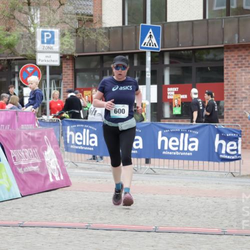 10.05.2026 - 8. Wedeler Halbmarathon Yannick Fuchs http://msf.ph/oto/9733631 10.05.2026 12:32:22 Ziel 600 meine-sportfotos.de
