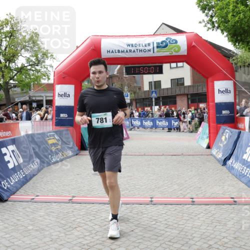 10.05.2026 - 8. Wedeler Halbmarathon Yannick Fuchs http://msf.ph/oto/9733632 10.05.2026 11:50:00 Ziel 182, 273, 781 meine-sportfotos.de