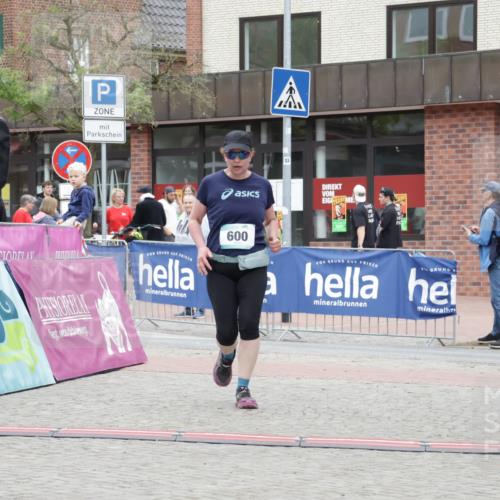 10.05.2026 - 8. Wedeler Halbmarathon Yannick Fuchs http://msf.ph/oto/9733633 10.05.2026 12:32:22 Ziel 600 meine-sportfotos.de