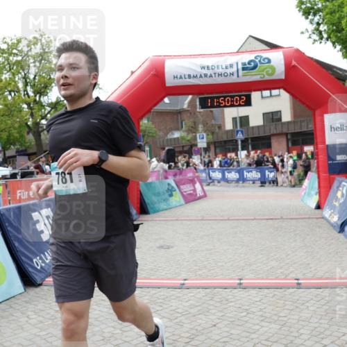 10.05.2026 - 8. Wedeler Halbmarathon Yannick Fuchs http://msf.ph/oto/9733638 10.05.2026 11:50:00 Ziel 182, 273, 781 meine-sportfotos.de