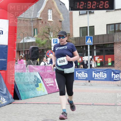 10.05.2026 - 8. Wedeler Halbmarathon Yannick Fuchs http://msf.ph/oto/9733639 10.05.2026 12:32:24 Ziel 163, 600 meine-sportfotos.de