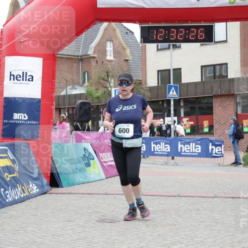10.05.2026 - 8. Wedeler Halbmarathon Yannick Fuchs http://msf.ph/oto/9733641 10.05.2026 12:32:24 Ziel 163, 600 meine-sportfotos.de