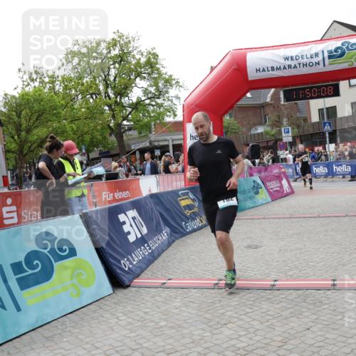 10.05.2026 - 8. Wedeler Halbmarathon Yannick Fuchs http://msf.ph/oto/9733677 10.05.2026 11:50:06 Ziel 182, 273, 965 meine-sportfotos.de