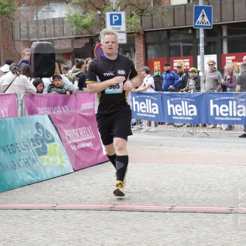 10.05.2026 - 8. Wedeler Halbmarathon Yannick Fuchs http://msf.ph/oto/9733685 10.05.2026 11:50:08 Ziel 182, 273, 965 meine-sportfotos.de