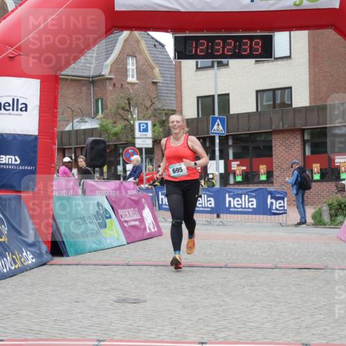 10.05.2026 - 8. Wedeler Halbmarathon Yannick Fuchs http://msf.ph/oto/9733690 10.05.2026 12:32:37 Ziel 695 meine-sportfotos.de