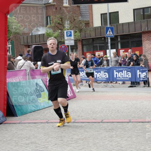 10.05.2026 - 8. Wedeler Halbmarathon Yannick Fuchs http://msf.ph/oto/9733692 10.05.2026 11:50:09 Ziel 182, 273, 664, 665, 965 meine-sportfotos.de