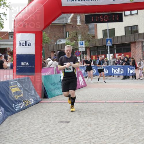 10.05.2026 - 8. Wedeler Halbmarathon Yannick Fuchs http://msf.ph/oto/9733696 10.05.2026 11:50:09 Ziel 182, 273, 664, 665, 965 meine-sportfotos.de