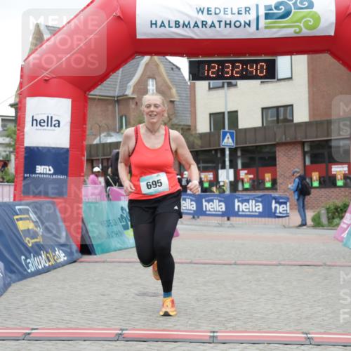 10.05.2026 - 8. Wedeler Halbmarathon Yannick Fuchs http://msf.ph/oto/9733698 10.05.2026 12:32:38 Ziel 695 meine-sportfotos.de