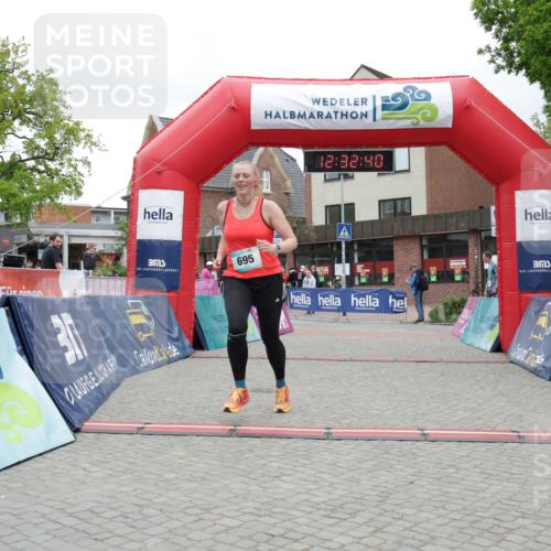 10.05.2026 - 8. Wedeler Halbmarathon Yannick Fuchs http://msf.ph/oto/9733700 10.05.2026 12:32:38 Ziel 695 meine-sportfotos.de