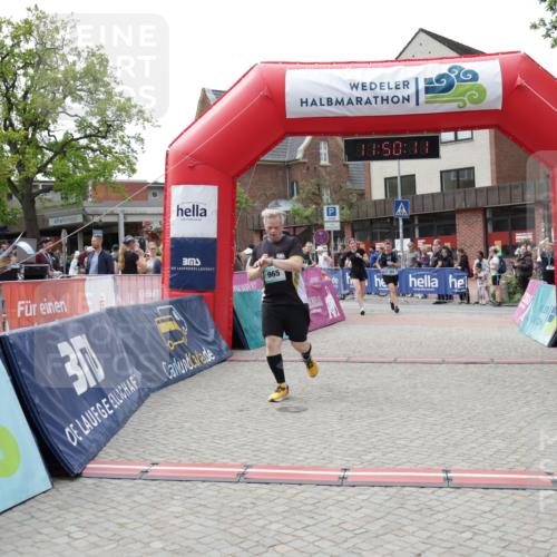 10.05.2026 - 8. Wedeler Halbmarathon Yannick Fuchs http://msf.ph/oto/9733701 10.05.2026 11:50:09 Ziel 182, 273, 664, 665, 965 meine-sportfotos.de