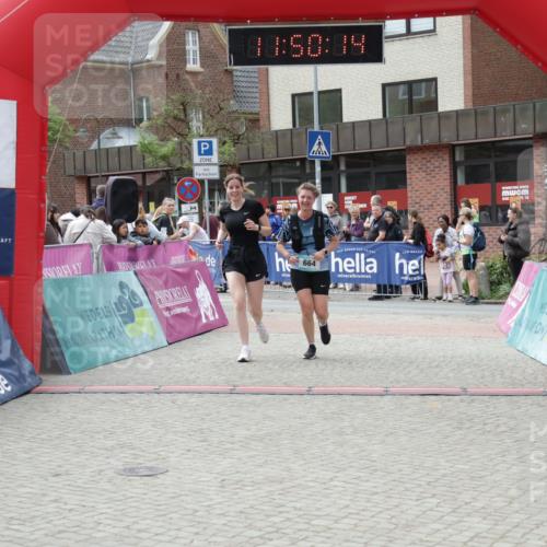 10.05.2026 - 8. Wedeler Halbmarathon Yannick Fuchs http://msf.ph/oto/9733713 10.05.2026 11:50:12 Ziel 664, 665, 965 meine-sportfotos.de