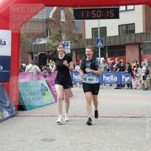 10.05.2026 - 8. Wedeler Halbmarathon Yannick Fuchs http://msf.ph/oto/9733728 10.05.2026 11:50:13 Ziel 664, 665, 965 meine-sportfotos.de