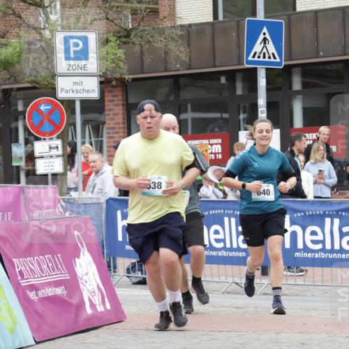 10.05.2026 - 8. Wedeler Halbmarathon Yannick Fuchs http://msf.ph/oto/9733734 10.05.2026 12:34:03 Ziel 638, 640 meine-sportfotos.de