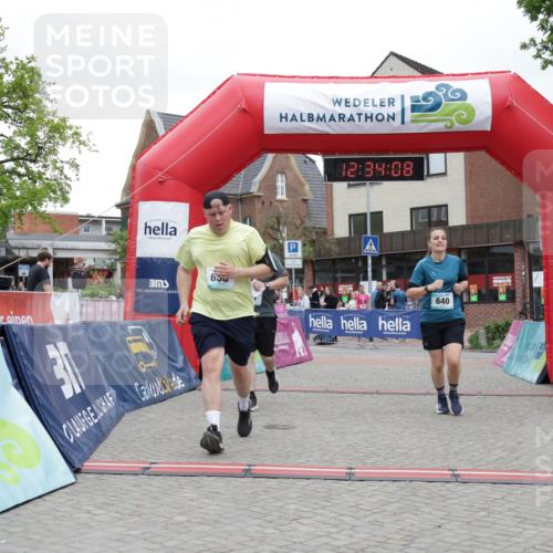 10.05.2026 - 8. Wedeler Halbmarathon Yannick Fuchs http://msf.ph/oto/9733744 10.05.2026 12:34:06 Ziel 638, 640 meine-sportfotos.de