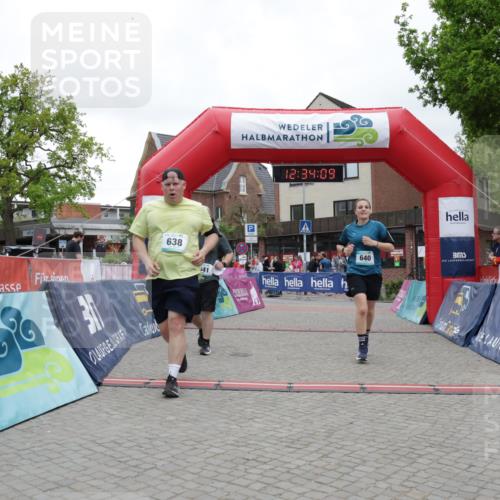10.05.2026 - 8. Wedeler Halbmarathon Yannick Fuchs http://msf.ph/oto/9733746 10.05.2026 12:34:07 Ziel 528, 638, 640, 2177 meine-sportfotos.de