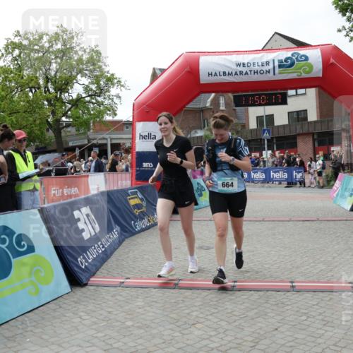 10.05.2026 - 8. Wedeler Halbmarathon Yannick Fuchs http://msf.ph/oto/9733747 10.05.2026 11:50:15 Ziel 130, 664, 665, 965 meine-sportfotos.de