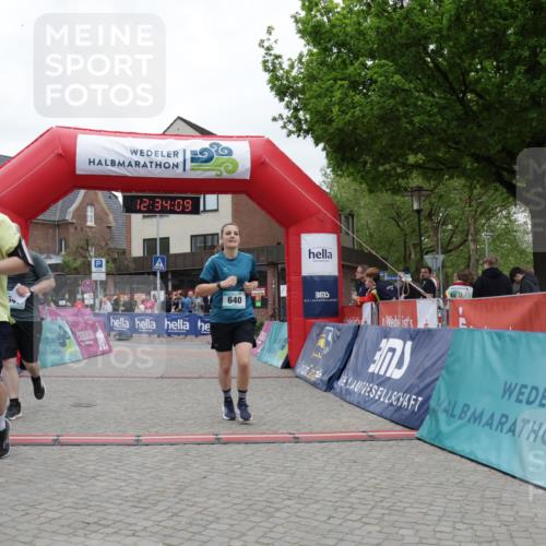 10.05.2026 - 8. Wedeler Halbmarathon Yannick Fuchs http://msf.ph/oto/9733749 10.05.2026 12:34:07 Ziel 528, 638, 640, 2177 meine-sportfotos.de