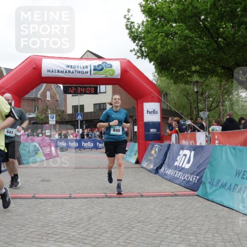10.05.2026 - 8. Wedeler Halbmarathon Yannick Fuchs http://msf.ph/oto/9733751 10.05.2026 12:34:07 Ziel 528, 638, 640, 2177 meine-sportfotos.de
