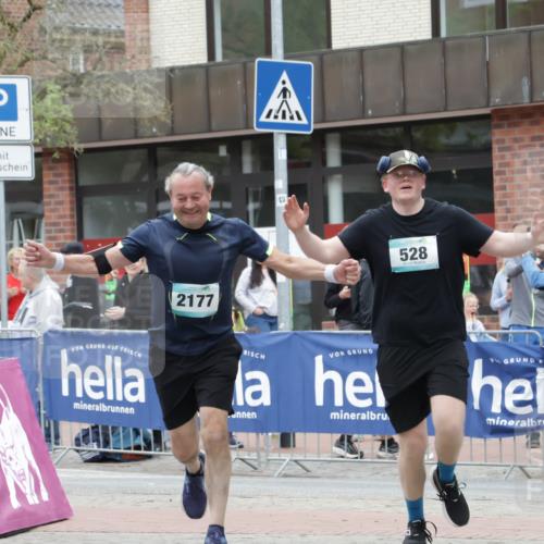 10.05.2026 - 8. Wedeler Halbmarathon Yannick Fuchs http://msf.ph/oto/9733764 10.05.2026 12:34:10 Ziel 528, 638, 640, 2177 meine-sportfotos.de