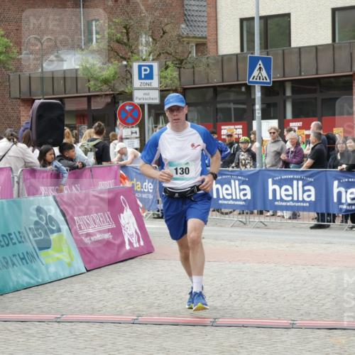 10.05.2026 - 8. Wedeler Halbmarathon Yannick Fuchs http://msf.ph/oto/9733771 10.05.2026 11:50:19 Ziel 130, 664, 665 meine-sportfotos.de